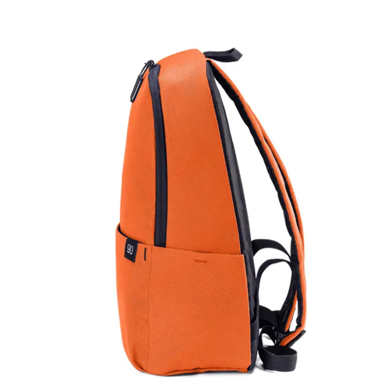 Mochila Casual de Mano 12" Estilo Minimalista y Funcionalidad Tamaño Compacto Resistente y Duradera Perfecta para Uso Diario